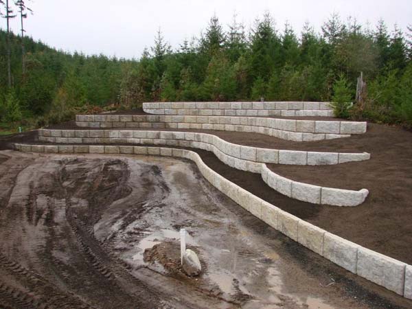 landscaped retaining wall